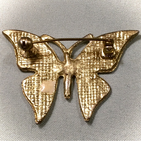 VINTAGE 1960s ENAMEL GOLD TONE METAL BUTTERFLY BROOCH 🦋 - Picture 4 of 4